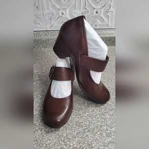 Earth Shoes Brown Size 7 Ladies Heels